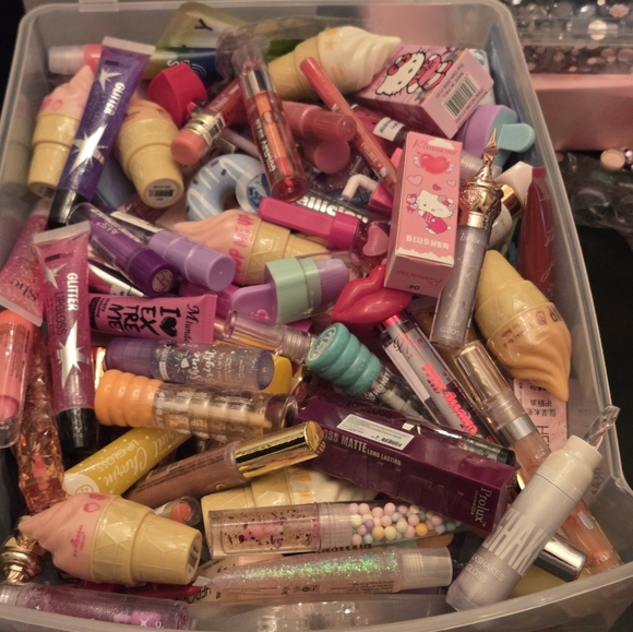 Beauty Creations Other - Lip, gloss and lip gloss bundles 7pc